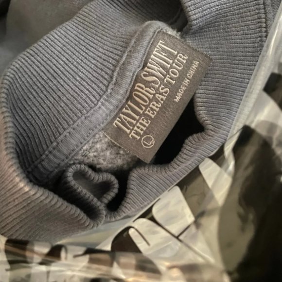 Taylor Swift Eras Tour Blue Crewneck L - Picture 2 of 3